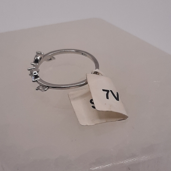 R813 Sterling Silver Vine Ring - Charmed Aroma - Picture 4 of 7